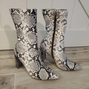 Simmi London Megan Faux Snakeskin Zip Bootie 4 Inch Heel US 7 Office Siren